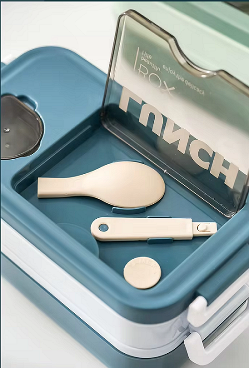 Double layered bento box with sauce box and dinnerware